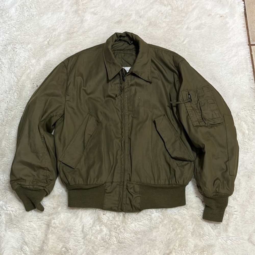 Us Military jacket size medium short green